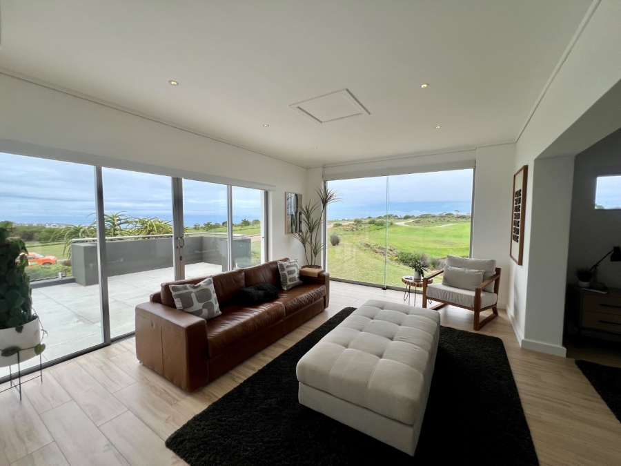 5 Bedroom Property for Sale in Oubaai Western Cape